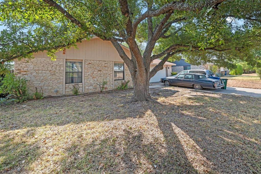 Single Family for Sale at River Oak Lake Estates, Austin, TX 78758