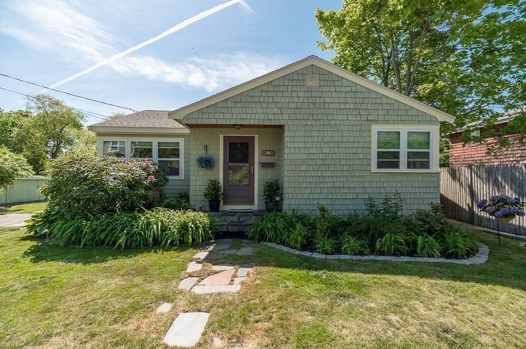 Single Family for Sale at Manchester, MA 01944