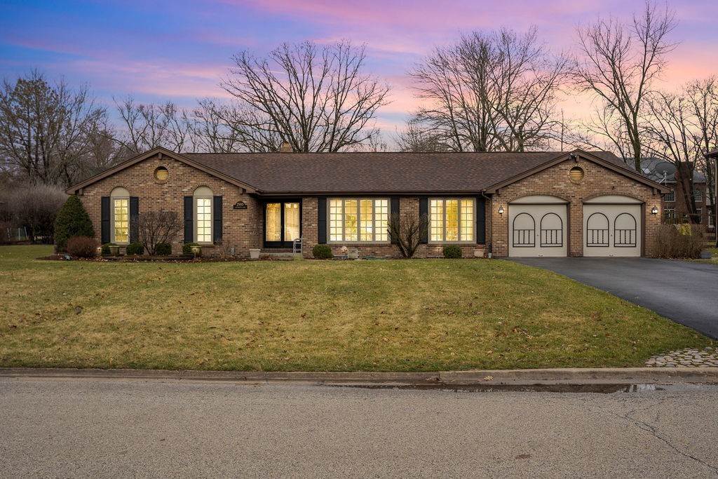 Single Family for Sale at Olympia Fields, IL 60461