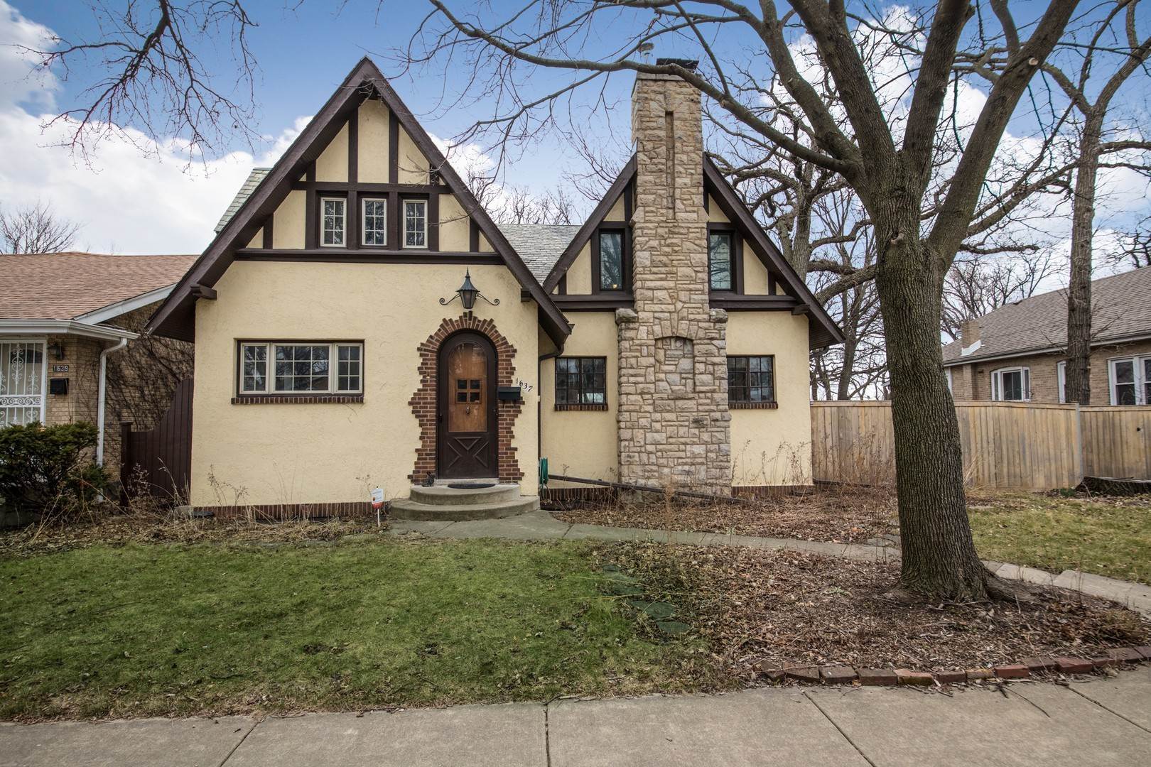 Single Family for Sale at Galewood, Chicago, IL 60639