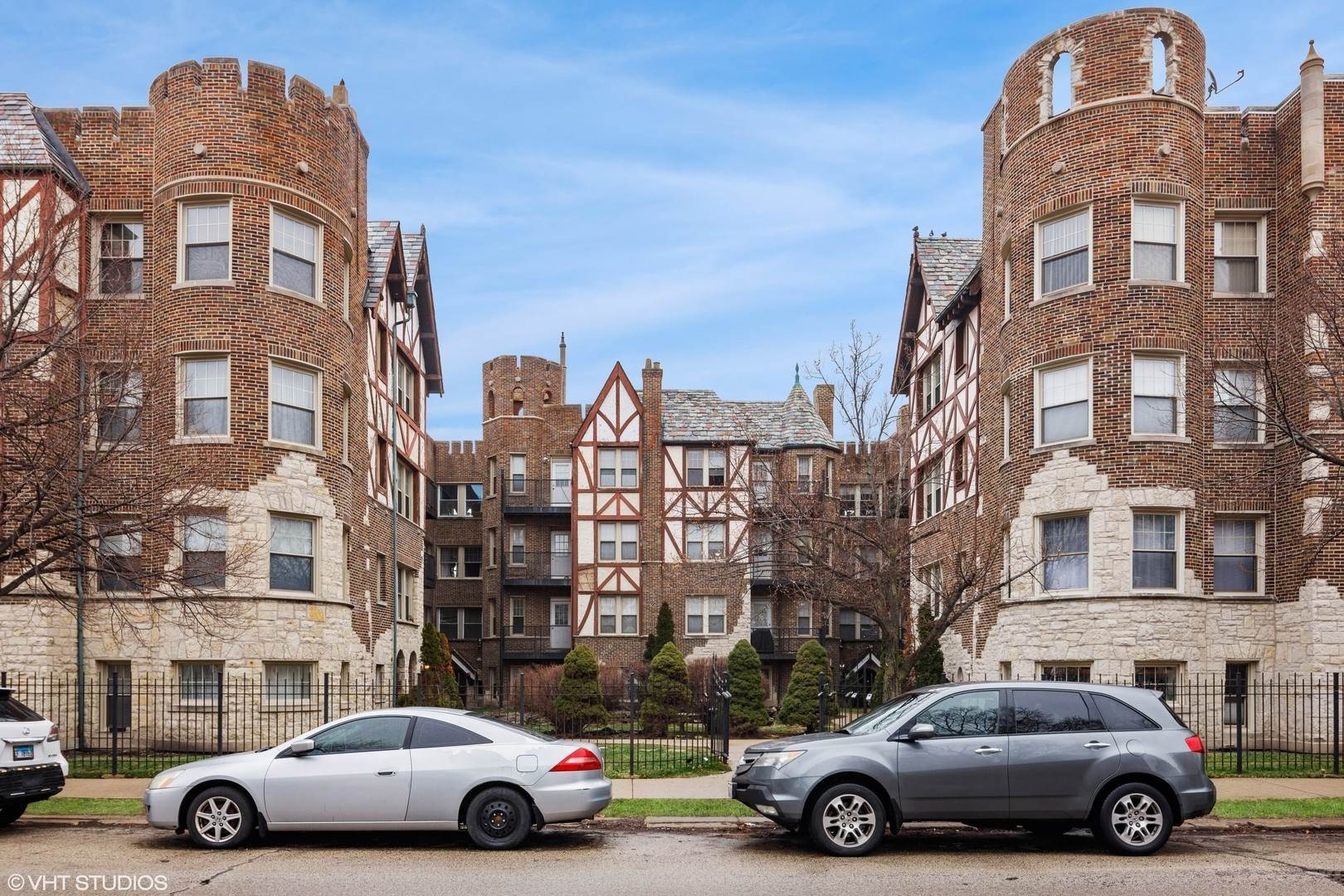 Single Family for Sale at Hollywood Park, Chicago, IL 60659
