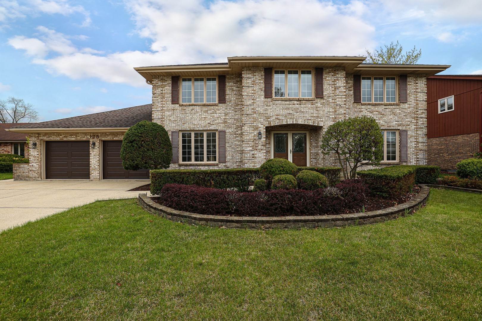 Single Family for Sale at Willowbrook, IL 60527