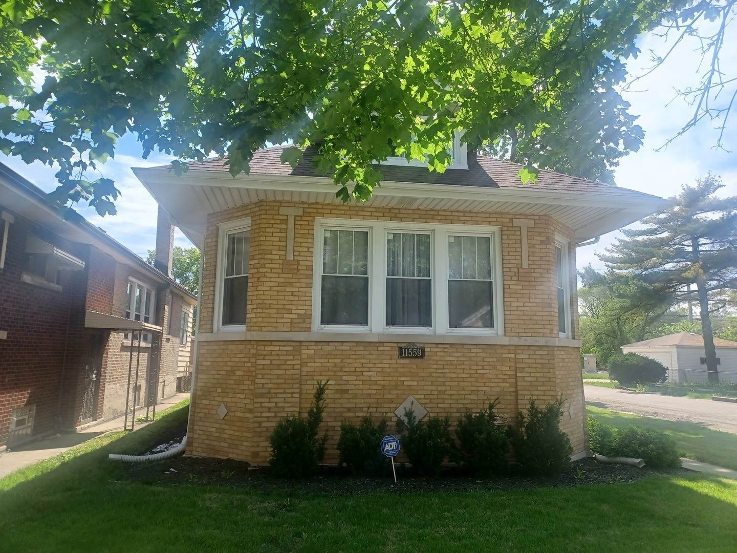 Single Family for Sale at Morgan Park, Chicago, IL 60643