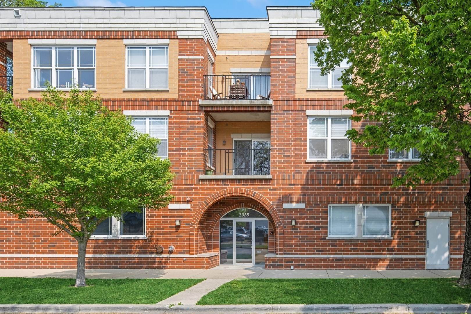 Single Family for Sale at Evanston, IL 60201