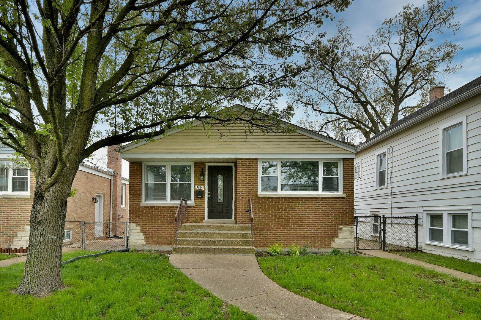 Single Family for Sale at Belmont Heights, Chicago, IL 60707