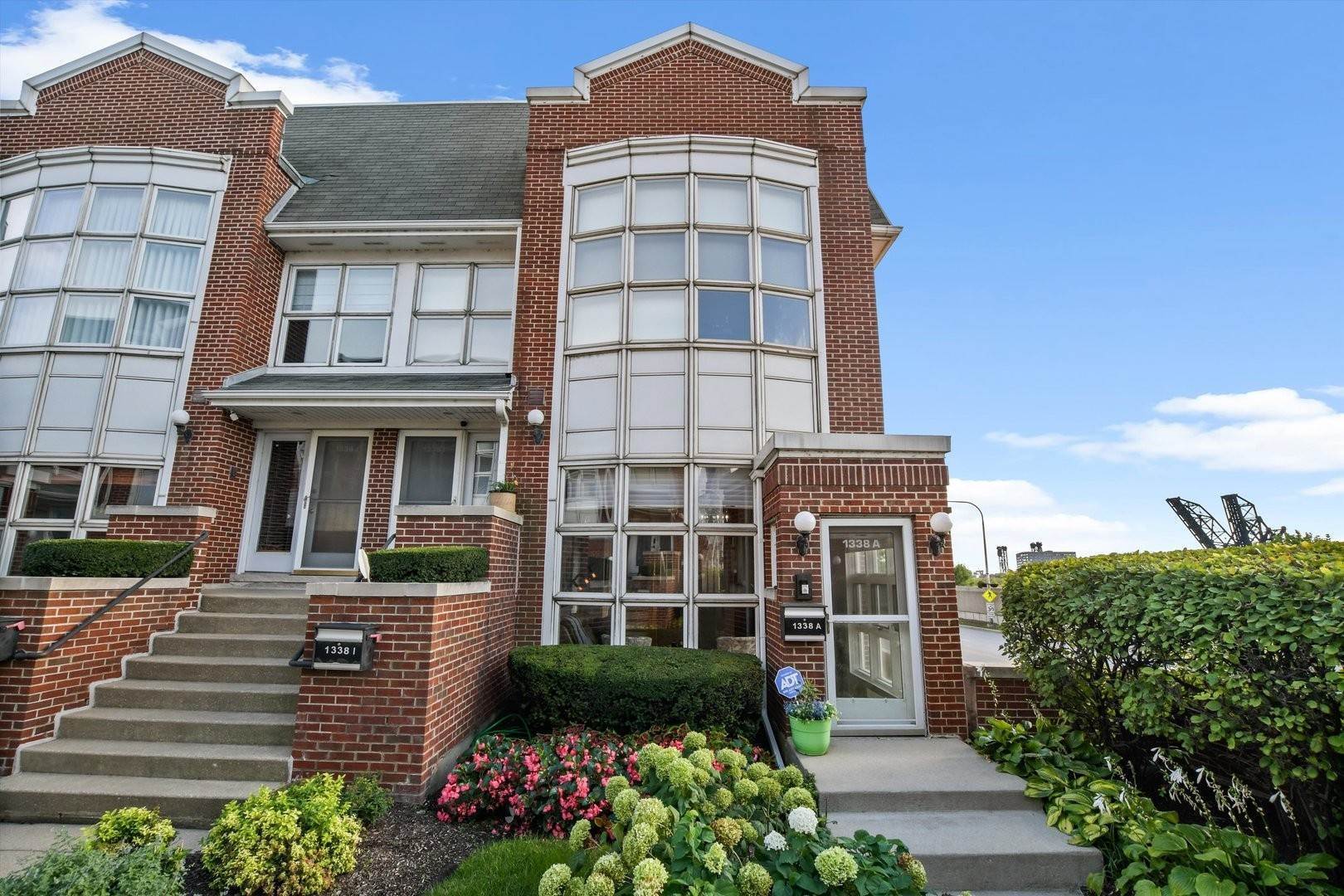Townhouse for Sale at Dearborn Park, Chicago, IL 60605