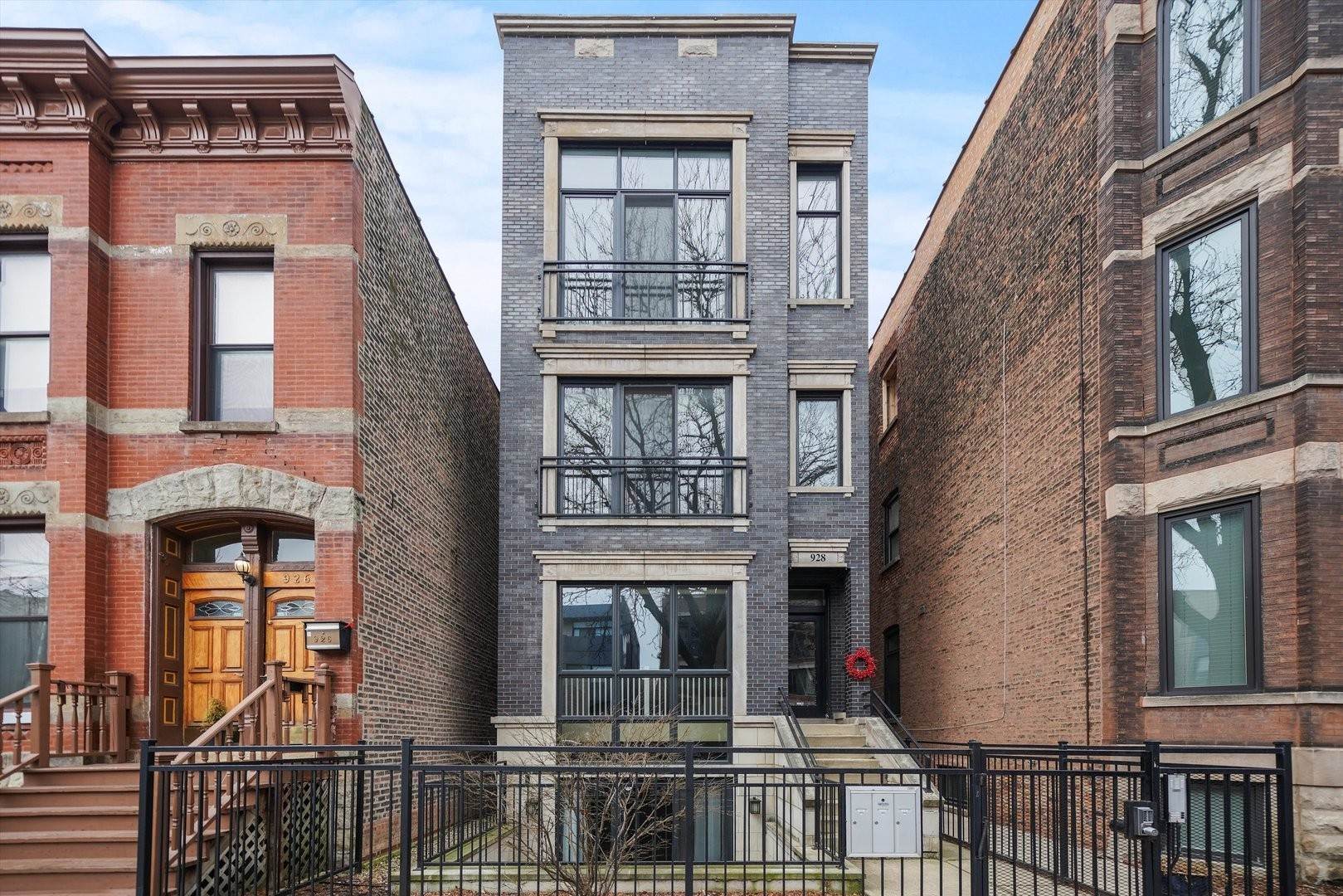 Single Family for Sale at East Village, Chicago, IL 60622