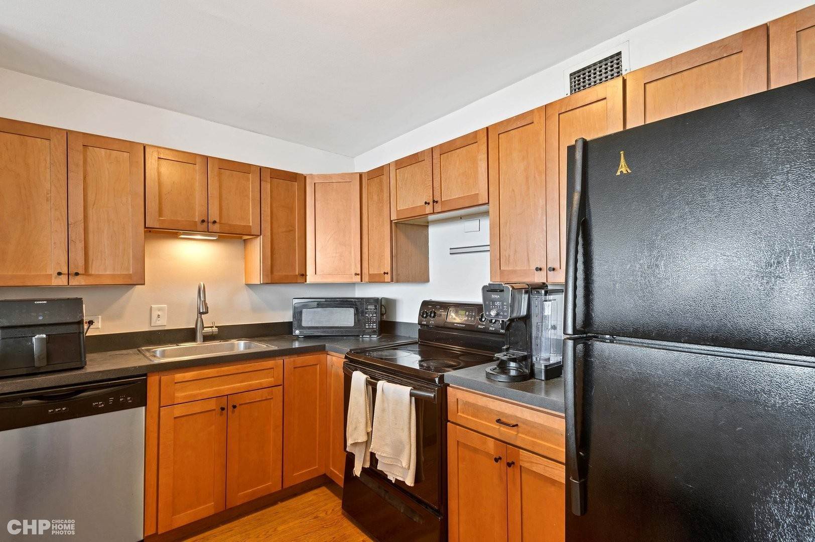 4. Single Family for Sale at Old Town Triangle, Chicago, IL 60614