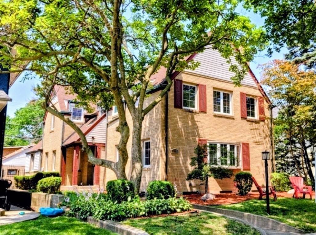 Single Family for Sale at Beverly, Chicago, IL 60643