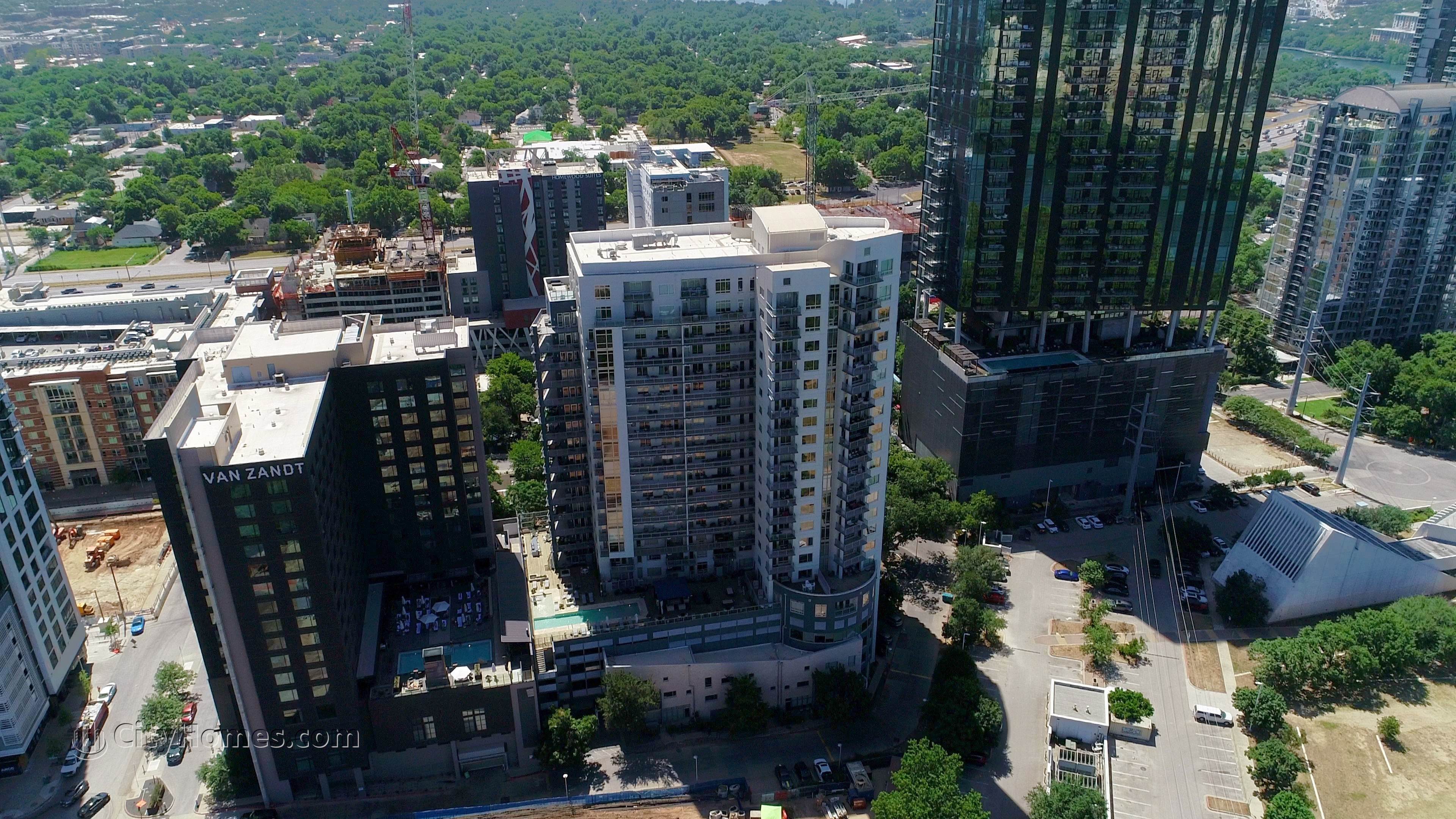 3. Shore Condominiums xây dựng tại 603 Davis St, Downtown Austin, Austin, TX 78701