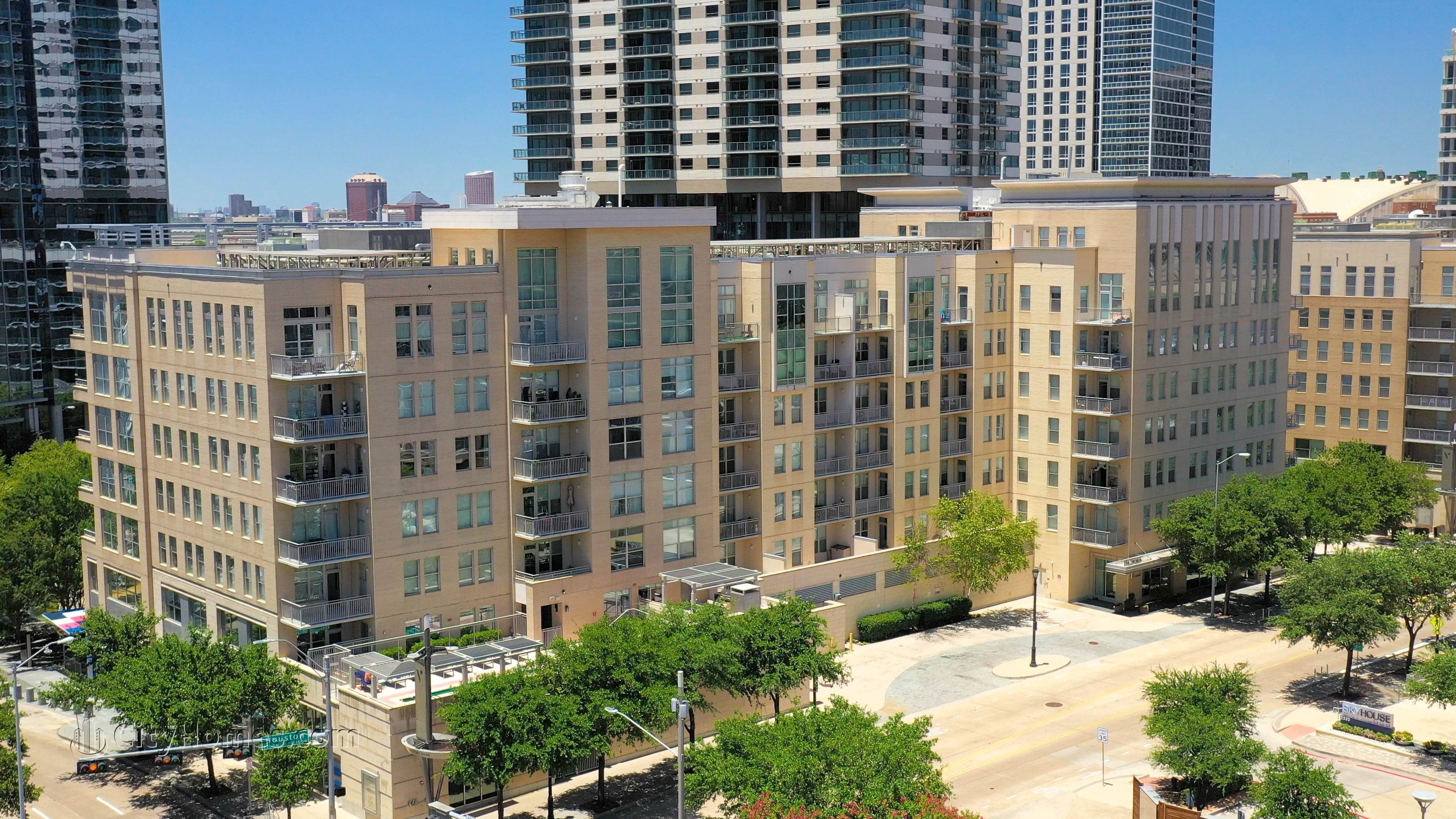 Terrace Condominiums byggnad vid 2323 N Houston St, Victory Park, Dallas, TX 75219