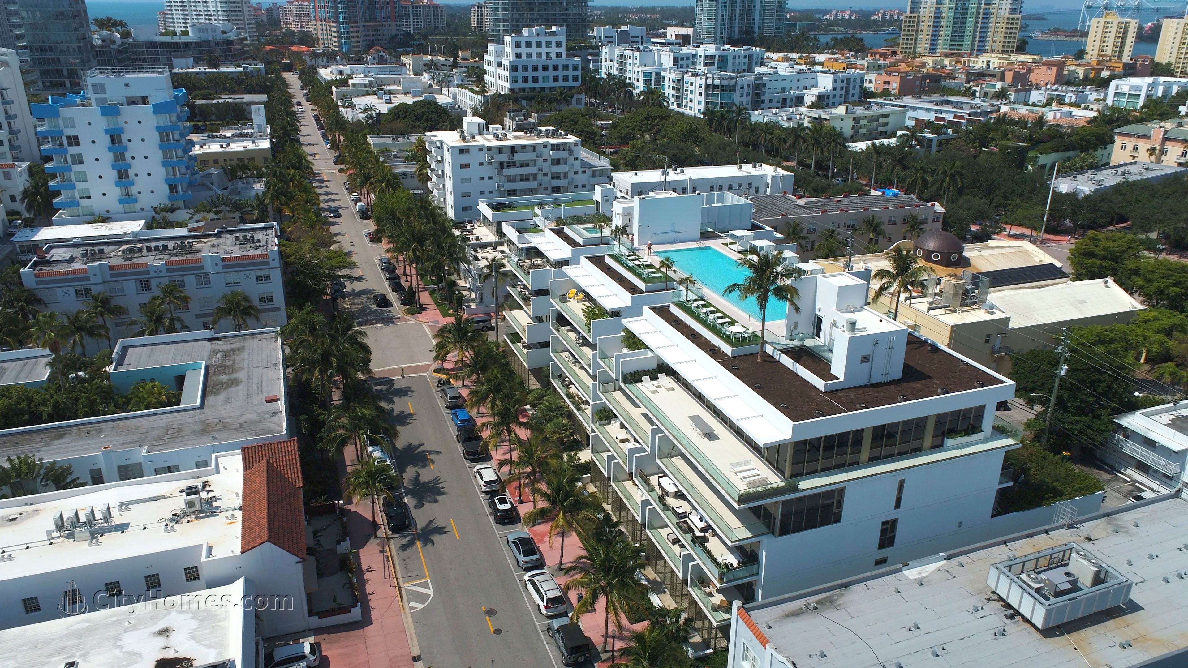 3. 300 COLLINS  edificio a 300 Collins Avenue, South of Fifth, Miami Beach, FL 33139