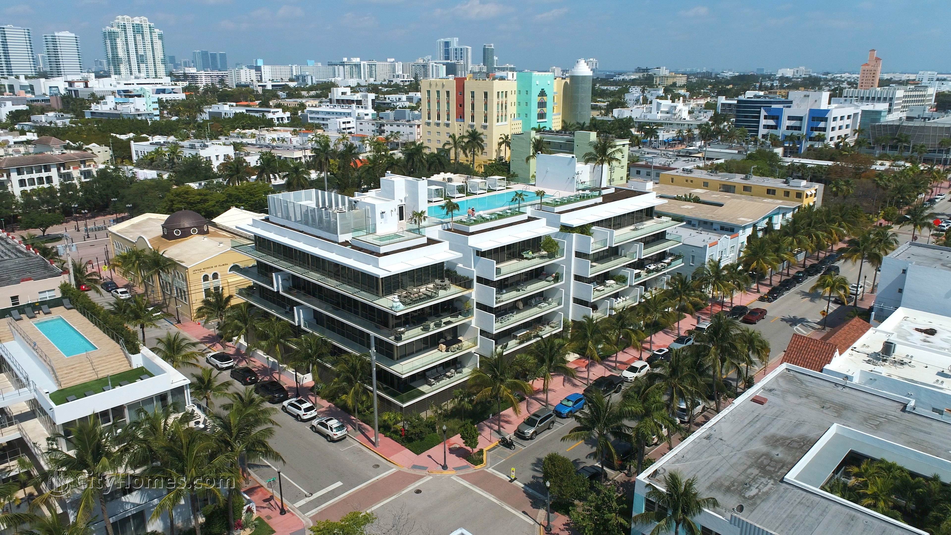 5. 300 COLLINS  edificio a 300 Collins Avenue, South of Fifth, Miami Beach, FL 33139