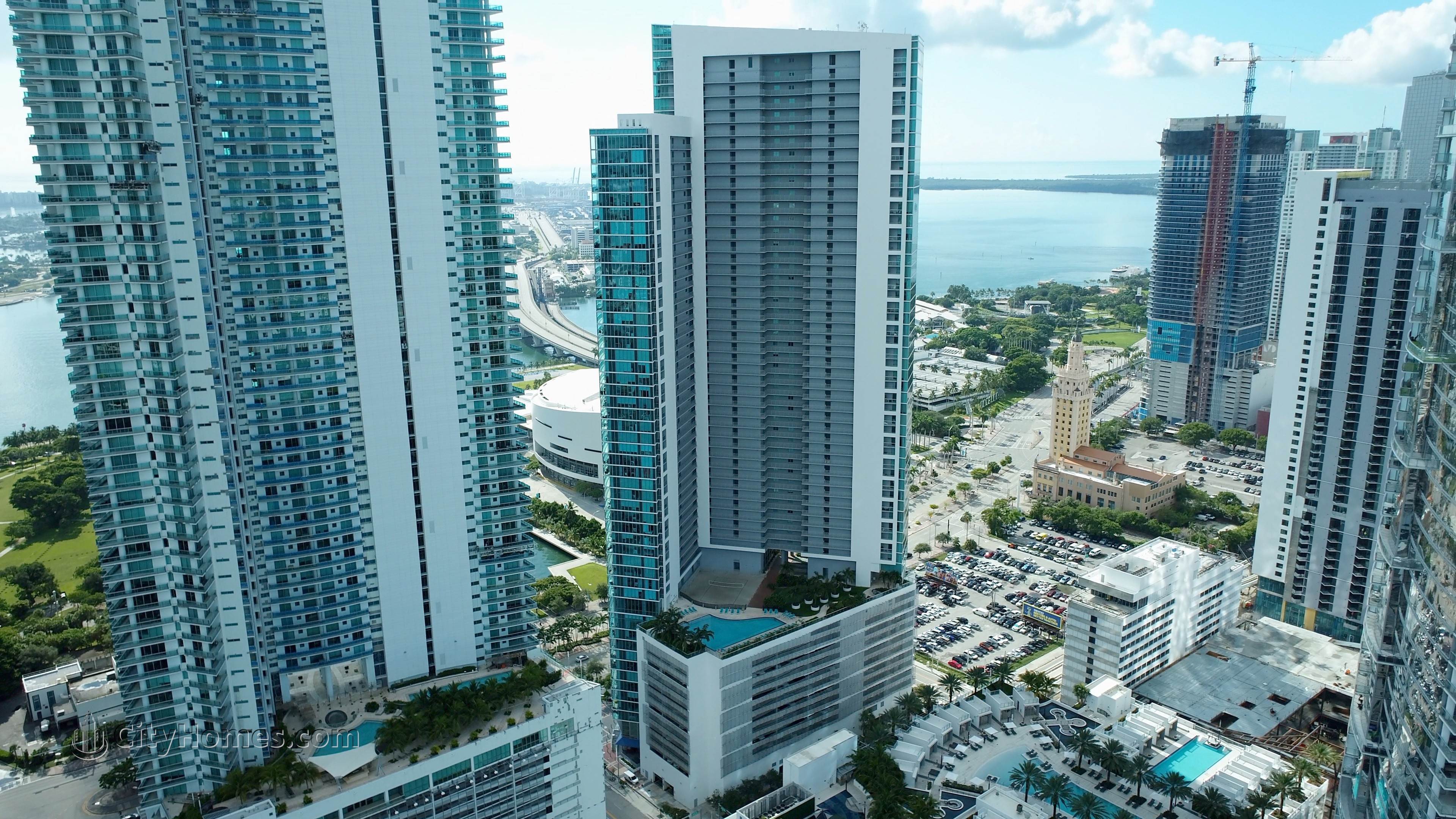 3. 900 Biscayne Bay byggnad vid 900 Biscayne Boulevard, Miami, FL 33132