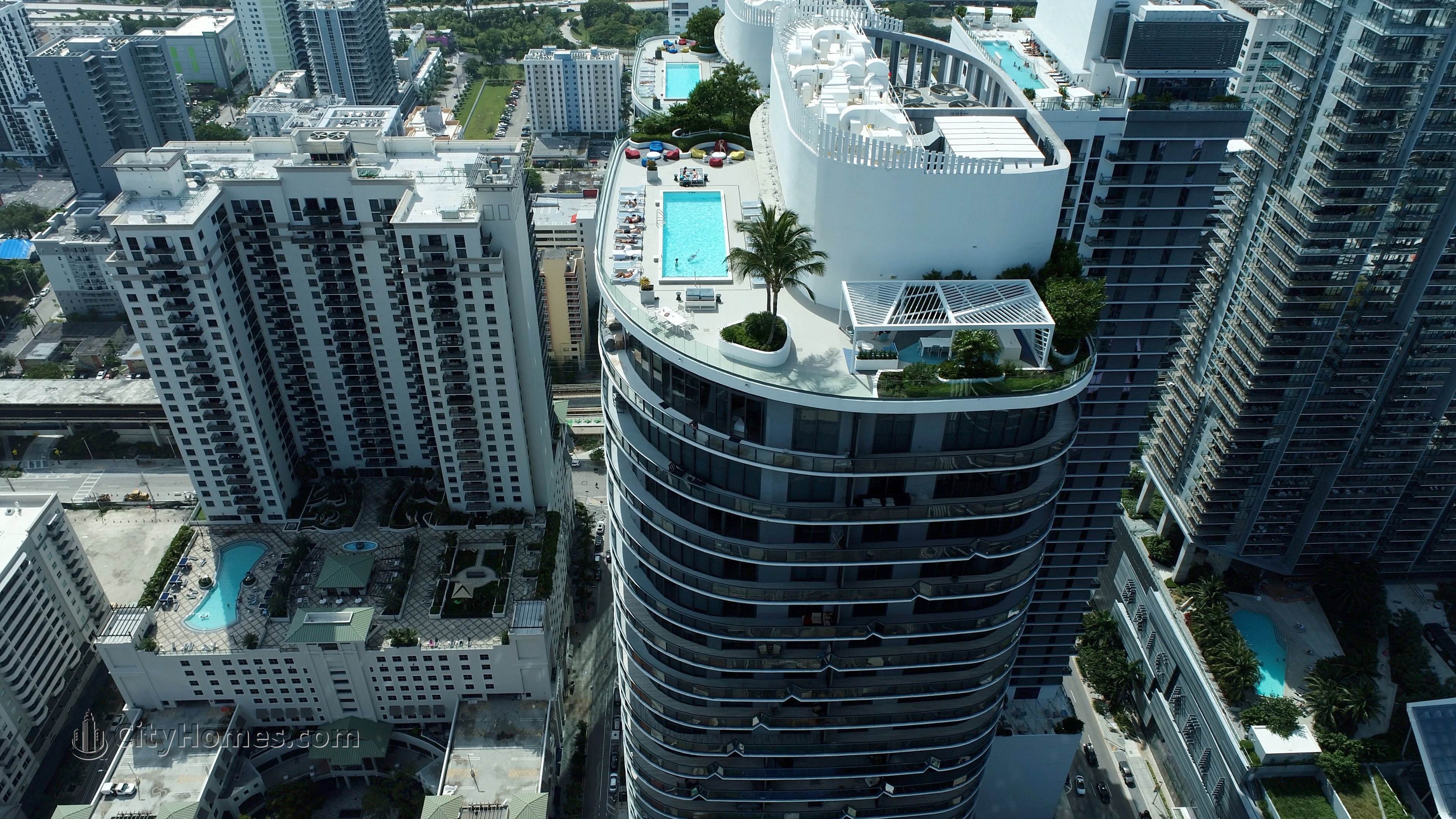 4. Brickell Heights - East Tower xây dựng tại 45 SW 9th Street, Brickell, Miami, FL 33130