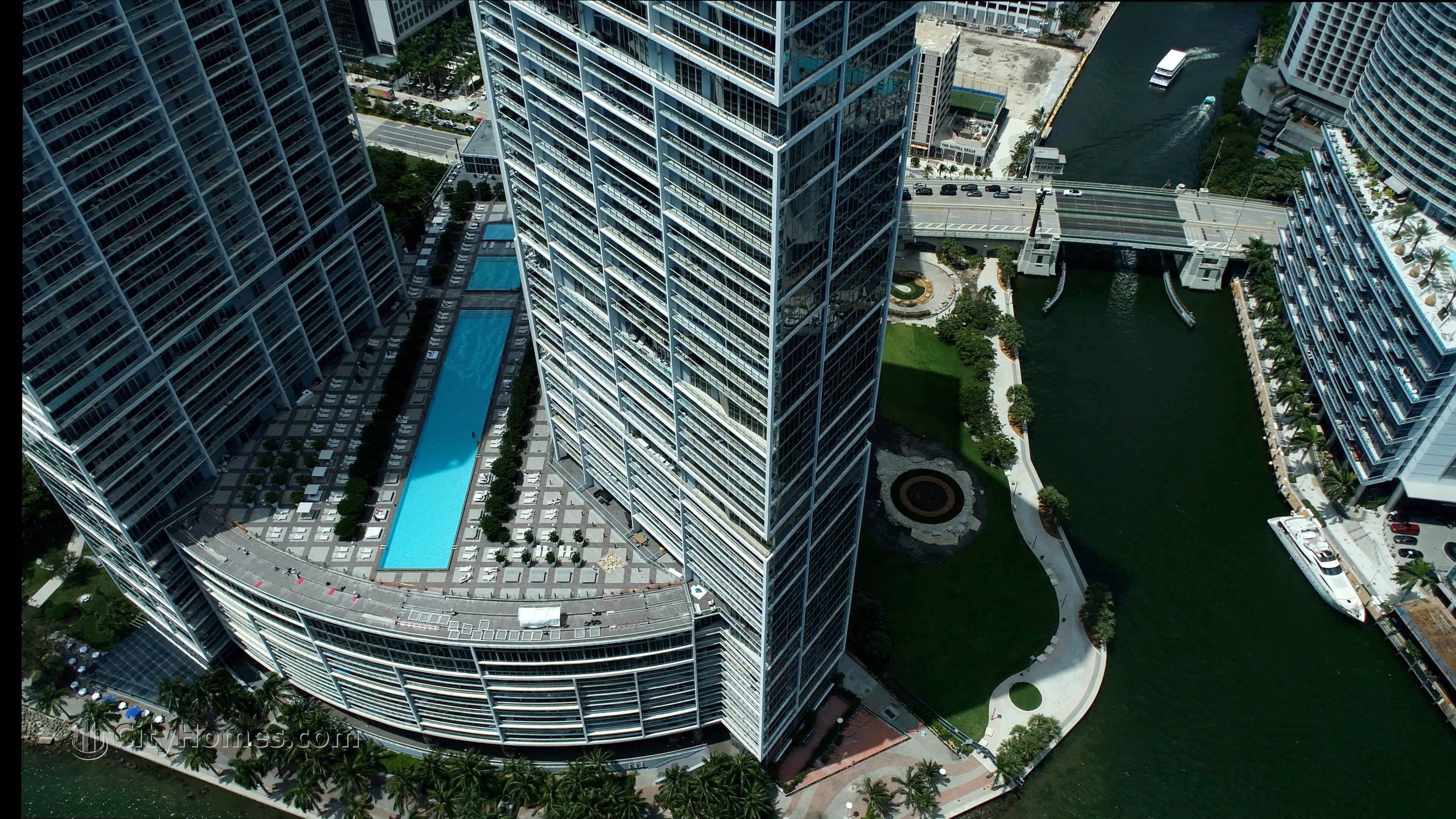 4. ICON Brickell Tower 1 gebouw op 465 And 475 Brickell Ave, Miami, FL 33131