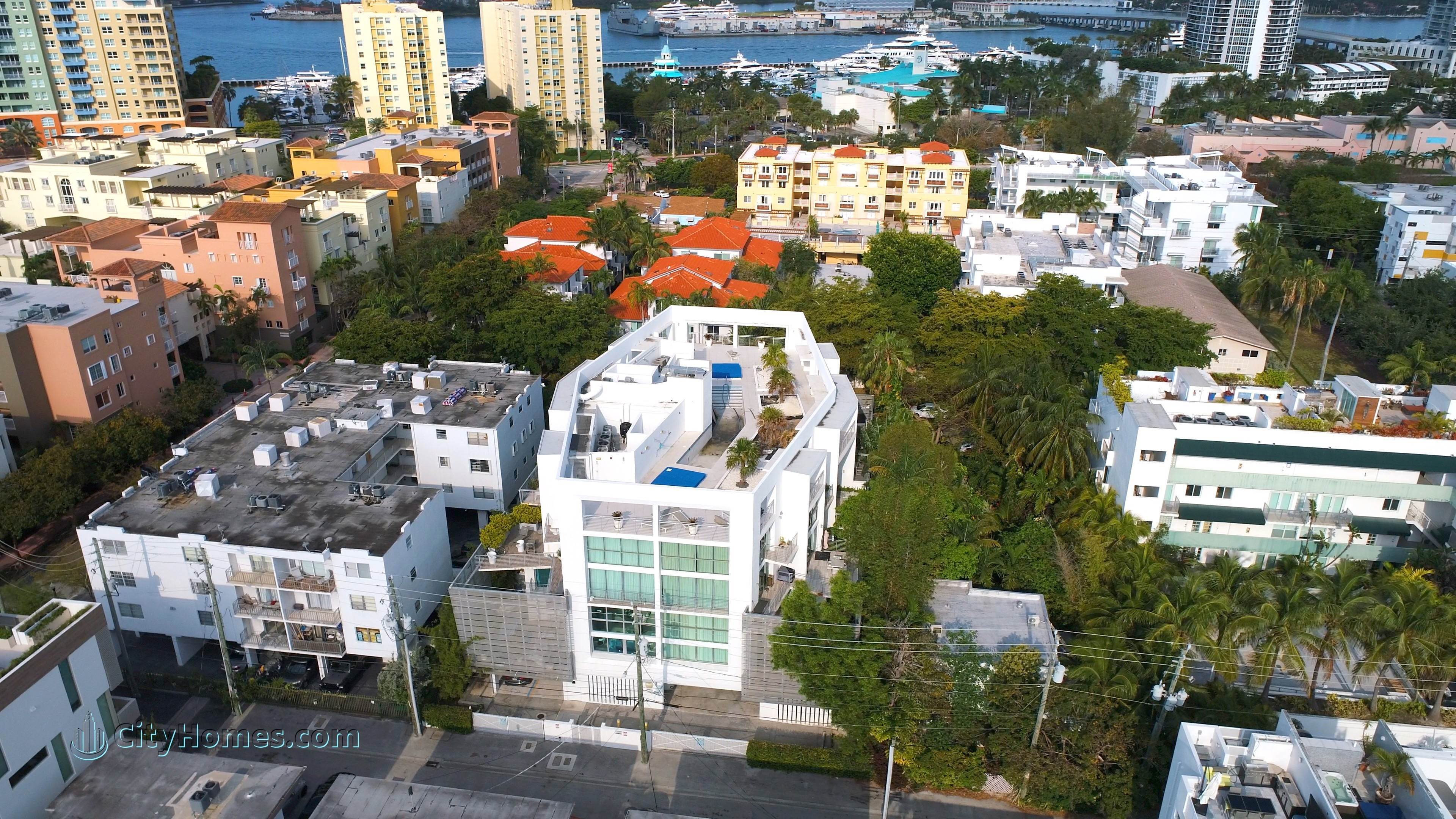 ILONA LOFTS gebouw op 221 Jefferson Ave, South of Fifth, Miami Beach, FL 33139