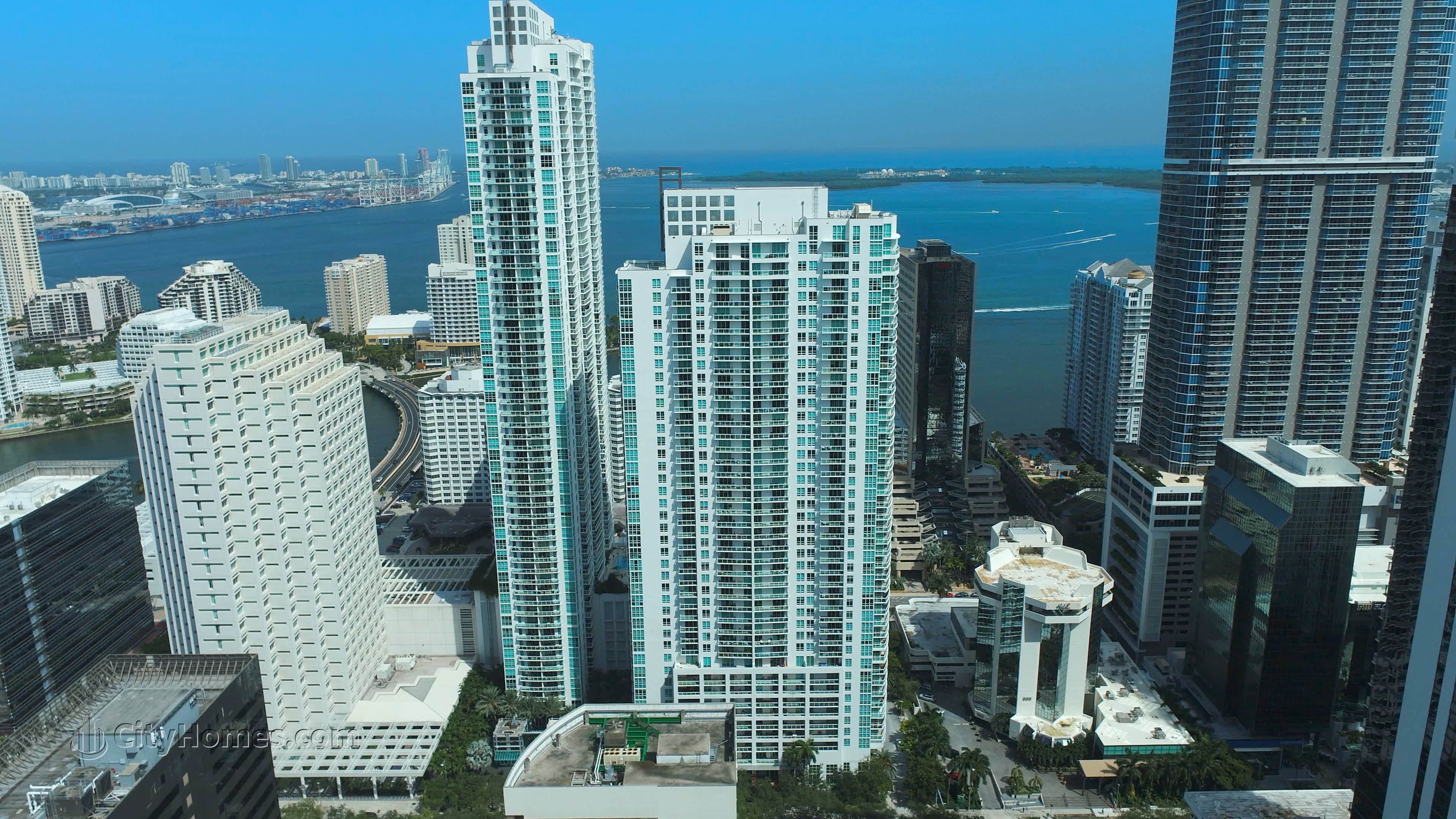 2. Plaza on Brickell - 950 Tower gebouw op 950 Brickell Bay Drive Avenue, Miami, FL 33131