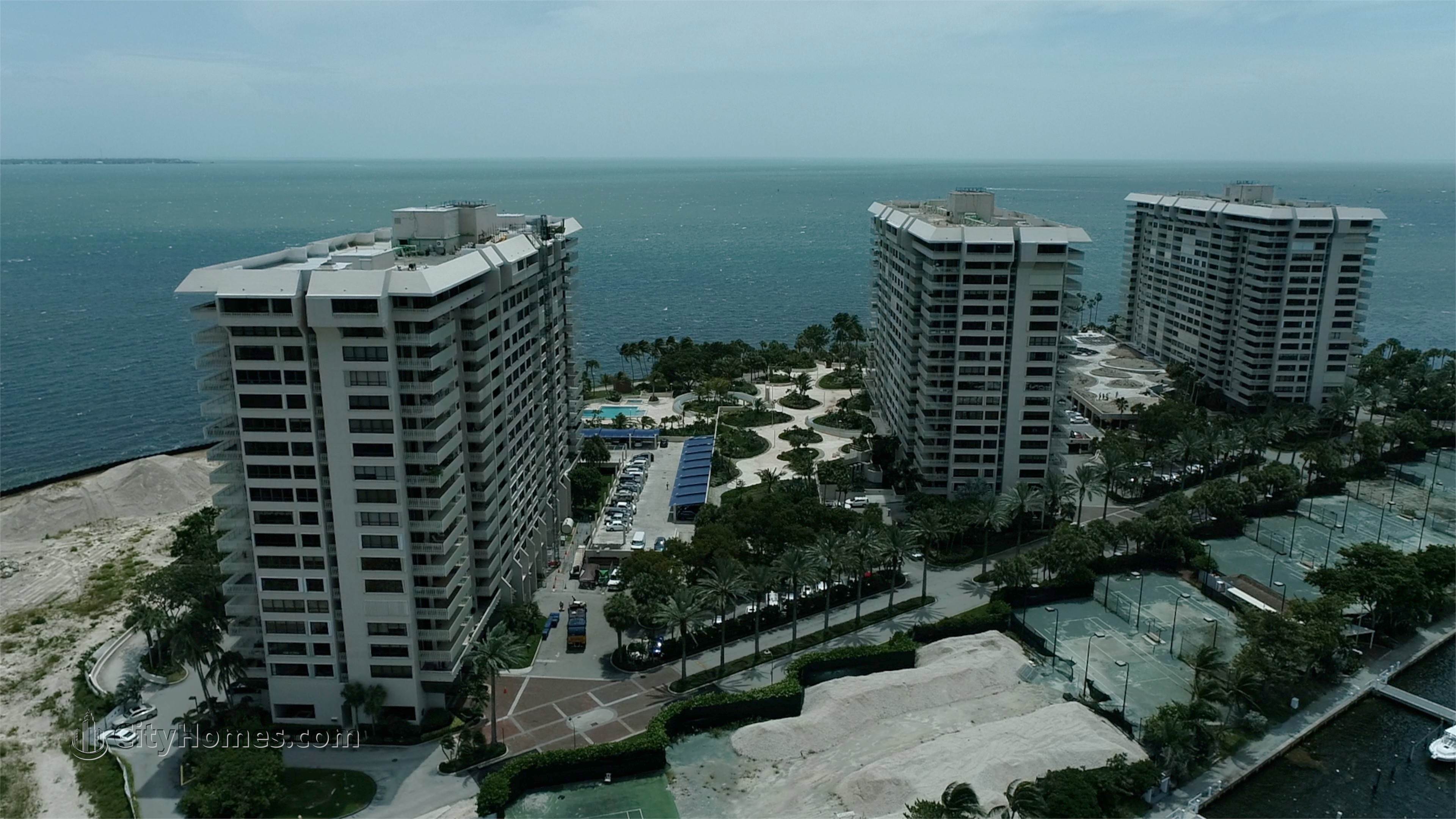 The Markers Grove Isle xây dựng tại 4 Grove Isle Drive, Miami, FL 33133