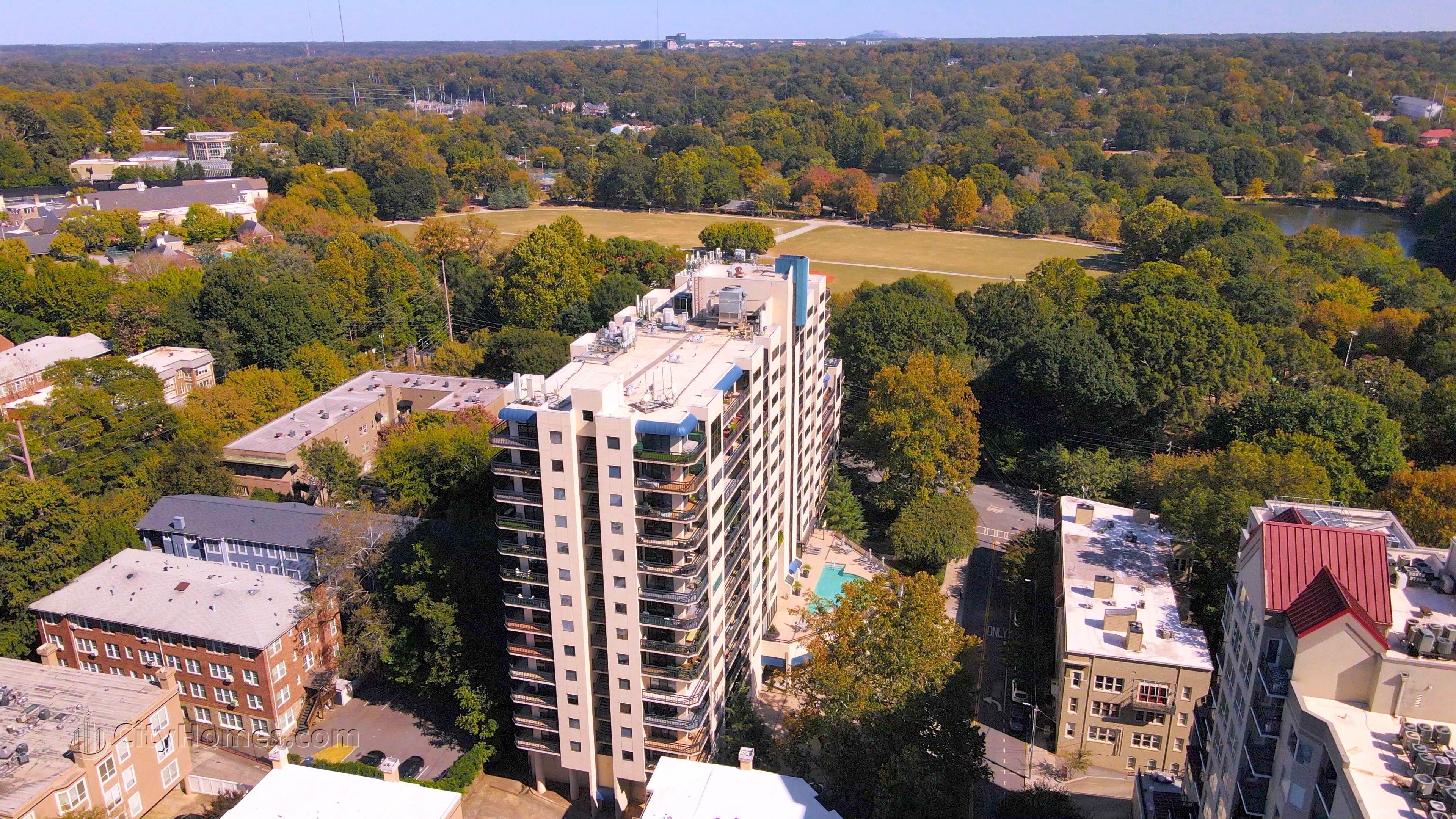 2. Ansley Above The Park edificio en 1130 Piedmont Ave NE, Midtown Atlanta, Atlanta, GA 30309