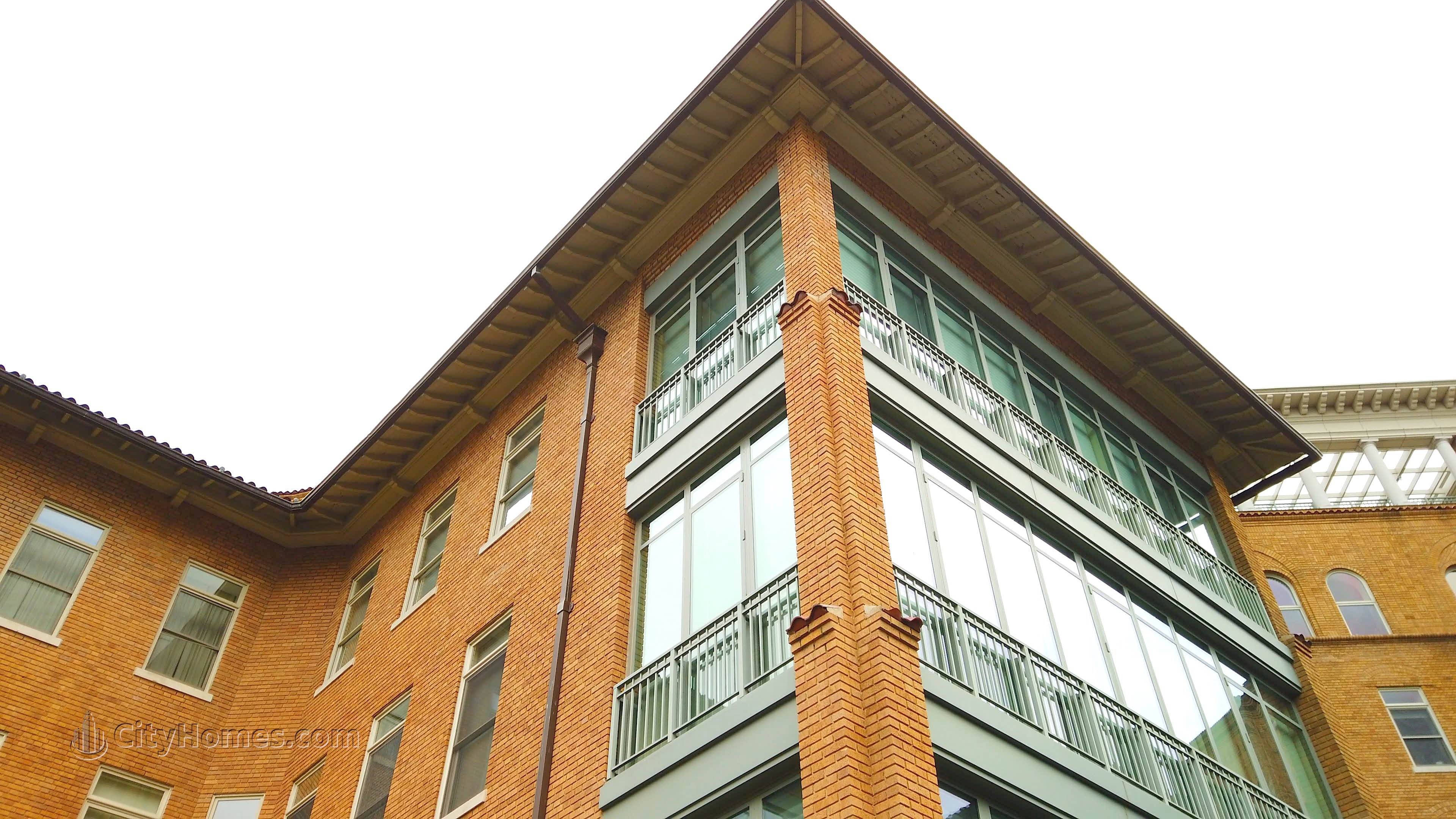 7. Columbia Condos byggnad vid 2425 L St NW, West End, Washington, DC 20037