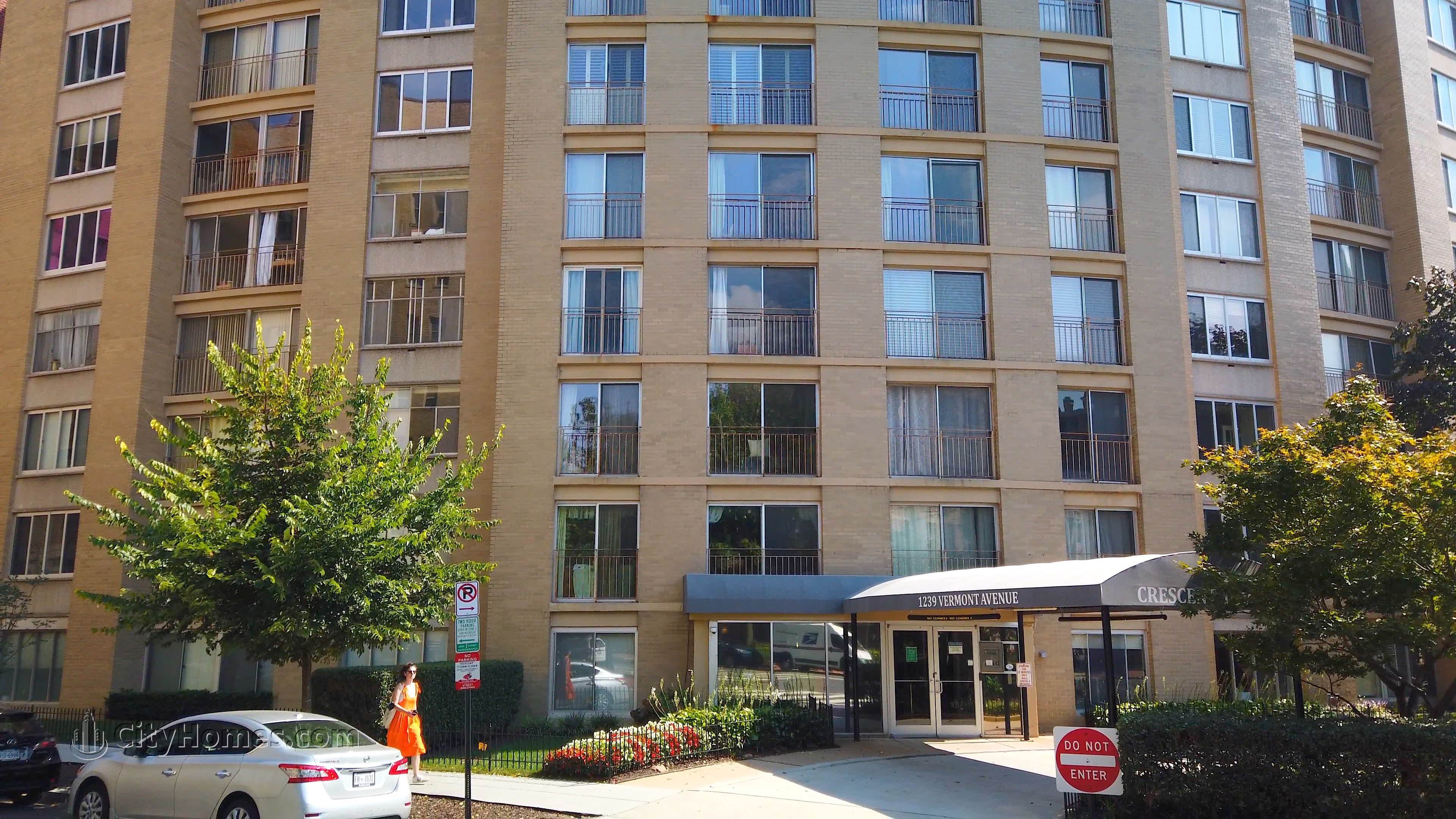 2. Crescent Tower xây dựng tại 1239 Vermont Ave NW, Logan Circle, Washington, DC 20005