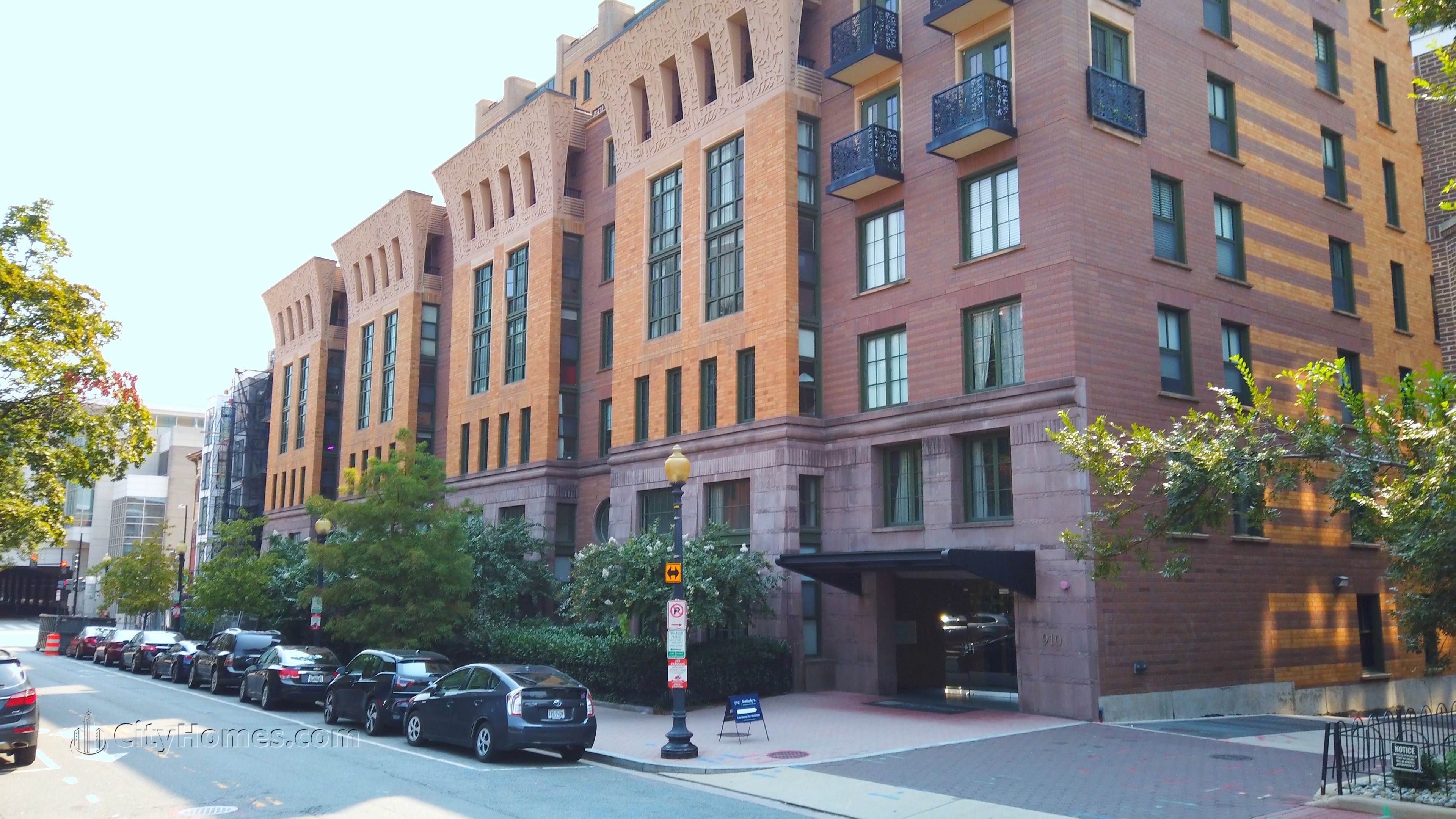 2. The Whitman gebouw op 910 M St NW, Mount Vernon Square, Washington, DC 20001