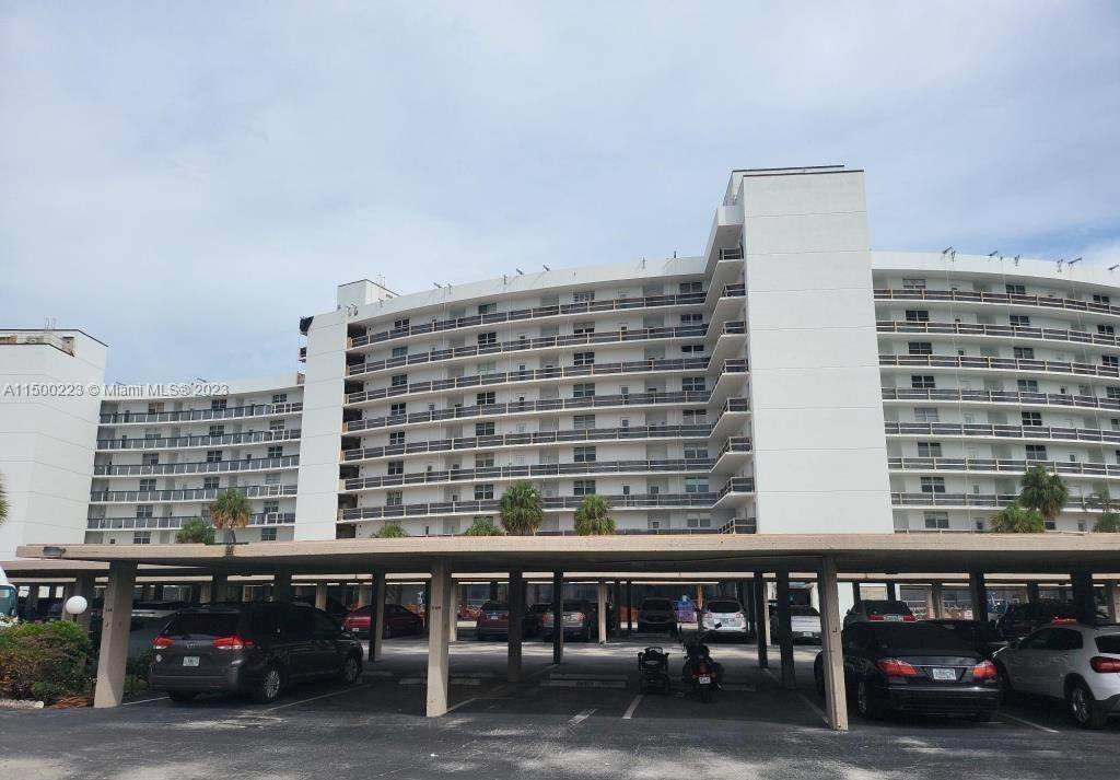 Condominium for Sale at Pompano Beach, FL 33062