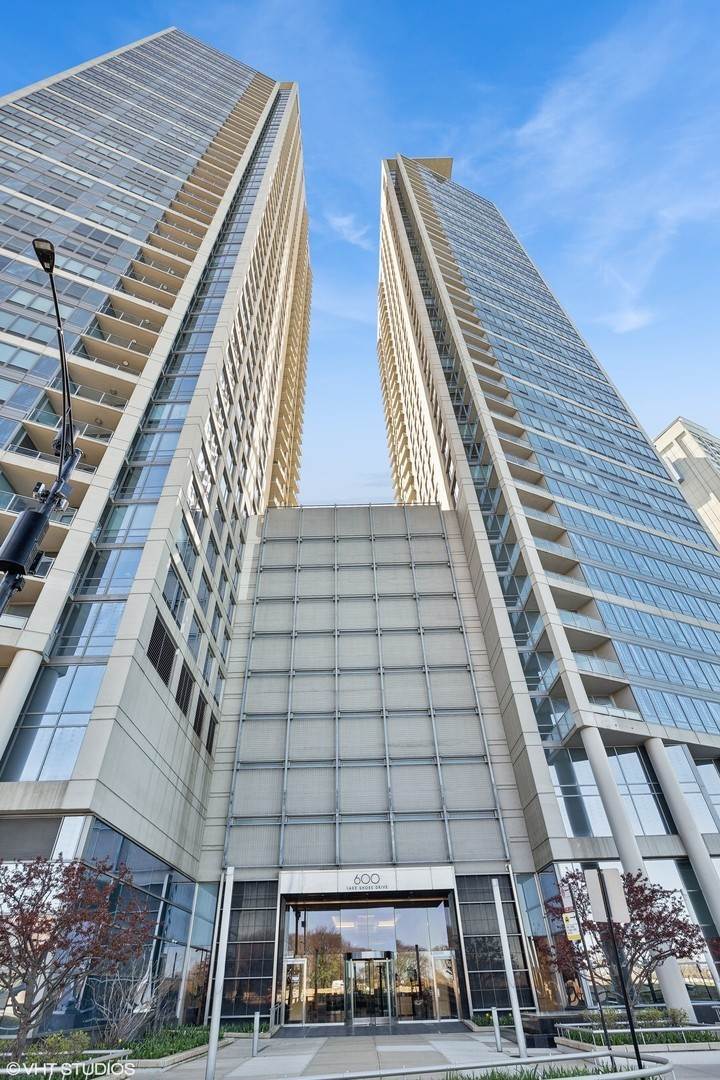 Single Family for Sale at Streeterville, Chicago, IL 60611