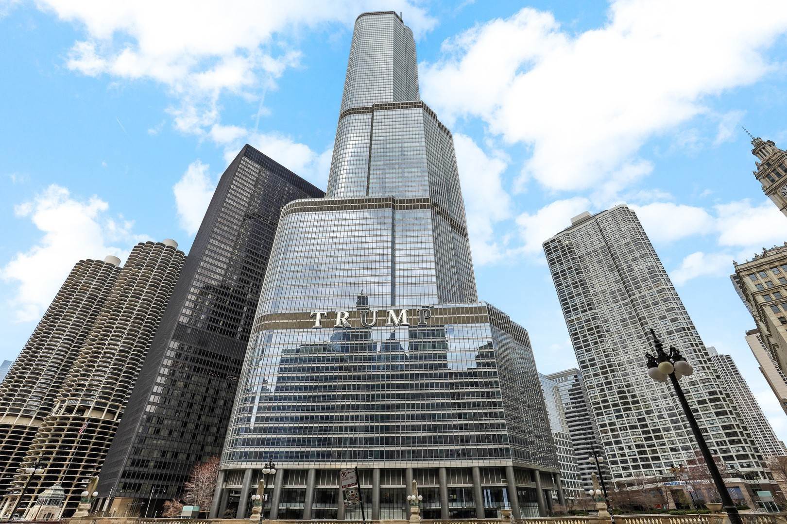 Single Family for Sale at River North, Chicago, IL 60611