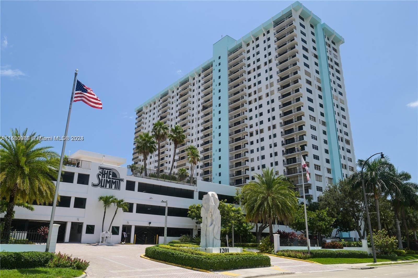 Condominium voor Verkoop op Hollywood, FL 33019