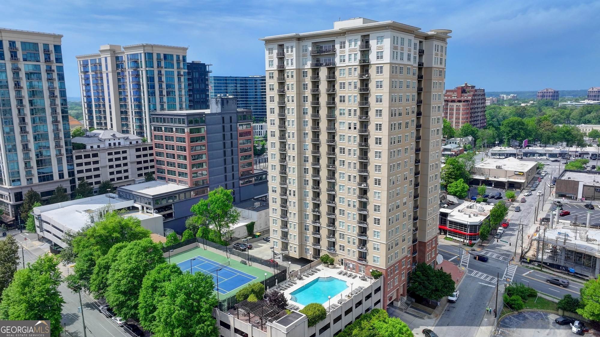 Condominium voor Verkoop op Buckhead Village, Atlanta, GA 30305