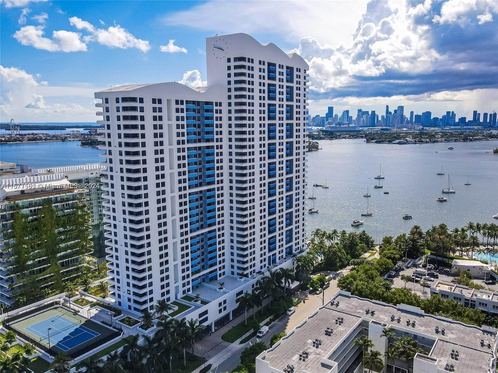 Condomínio para Venda às West Avenue, Miami Beach, FL 33139