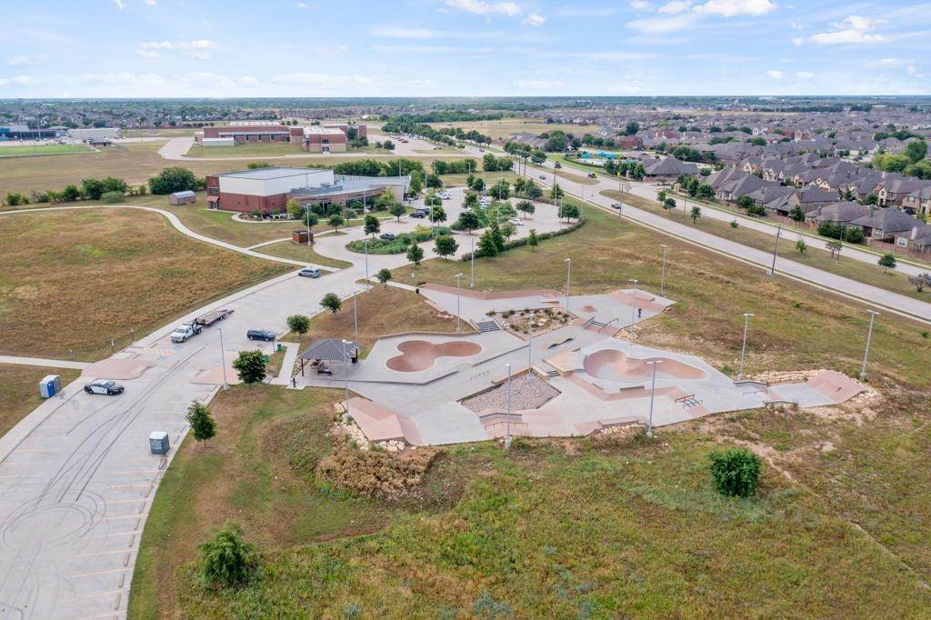 14. Woodland Springs xây dựng tại 4721 Sassafras Drive, Fort Worth, TX 76036