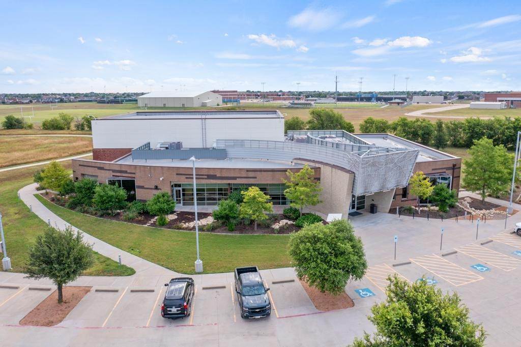 16. Woodland Springs xây dựng tại 4721 Sassafras Drive, Fort Worth, TX 76036