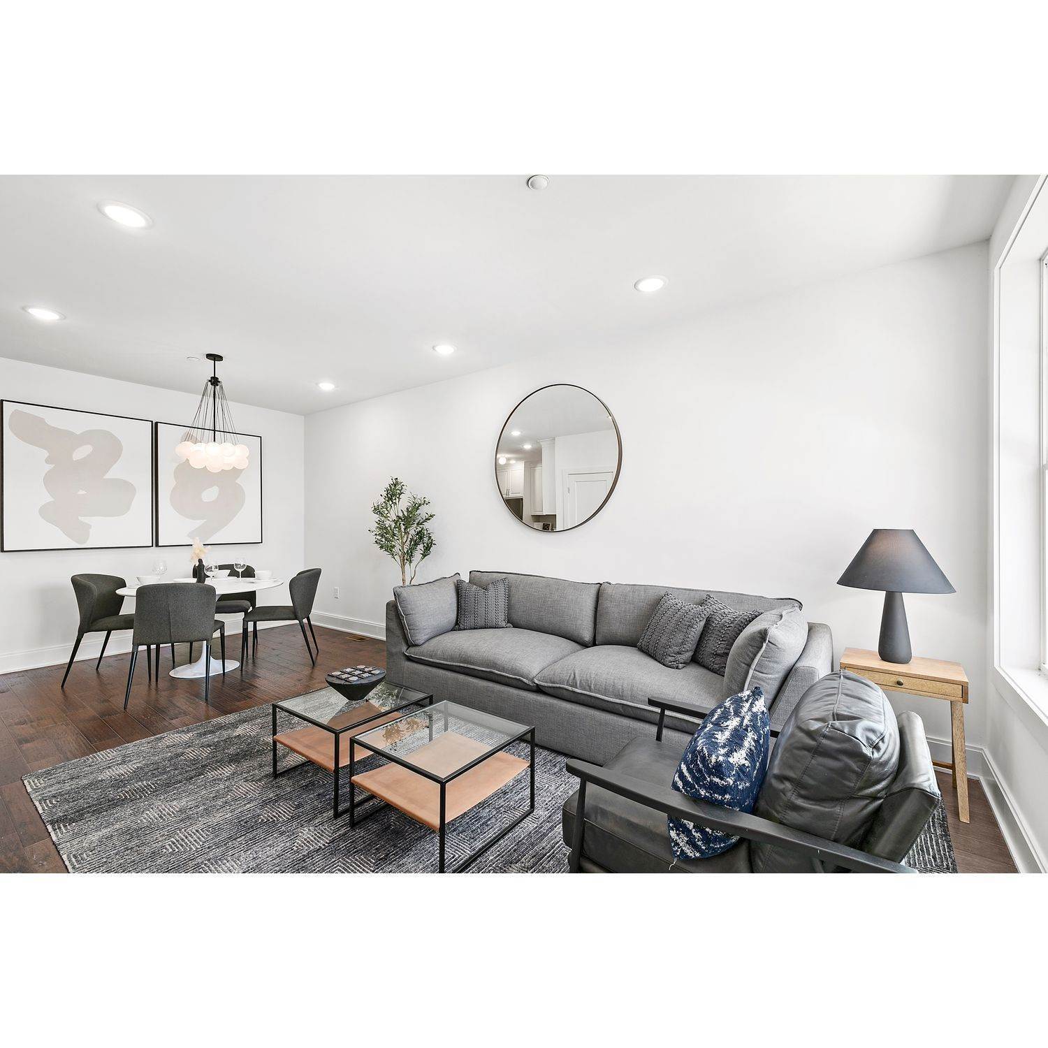 38. Meadowbrook Pointe East Meadow xây dựng tại 123 Merrick Avenue, East Meadow, NY 11554