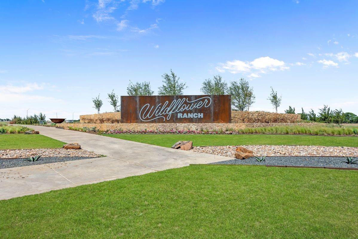 2. Wildflower Ranch xây dựng tại 1009 Canuela Way, Fort Worth, TX 76247