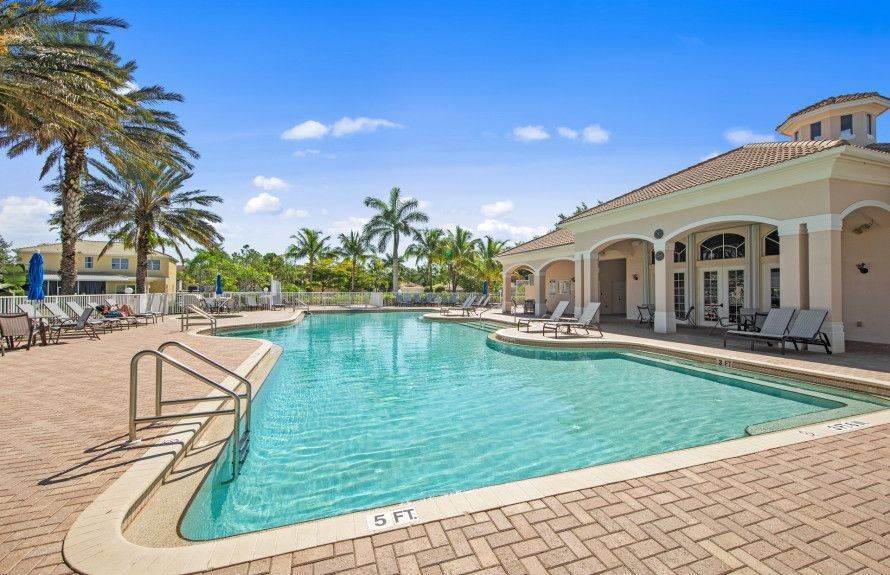 22. Sawgrass at Coral Lakes bâtiment à 1412 Weeping Willow Ct, Cape Coral, FL 33909