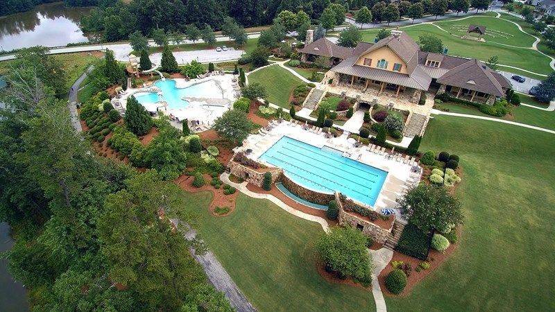 9. The Retreat at Sterling on the Lake 48' bâtiment à 6828 Bungalow Road, Flowery Branch, GA 30542