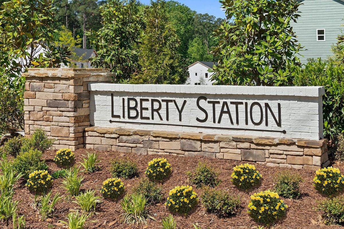 Liberty Station gebouw op Garner Rd. And Grove Creek Ln., Raleigh, NC 27610