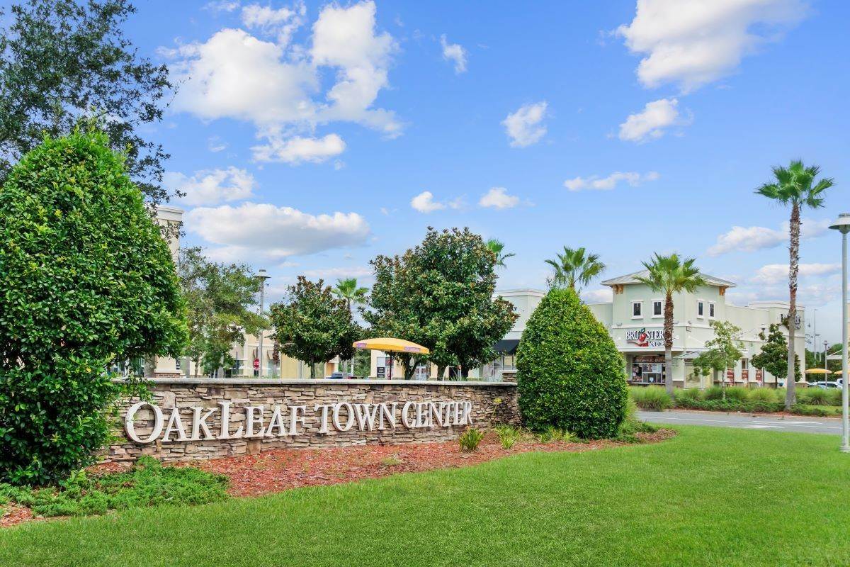 19. Meadows at Oakleaf Townhomes xây dựng tại 7948 Merchants Way, Jacksonville, FL 32222