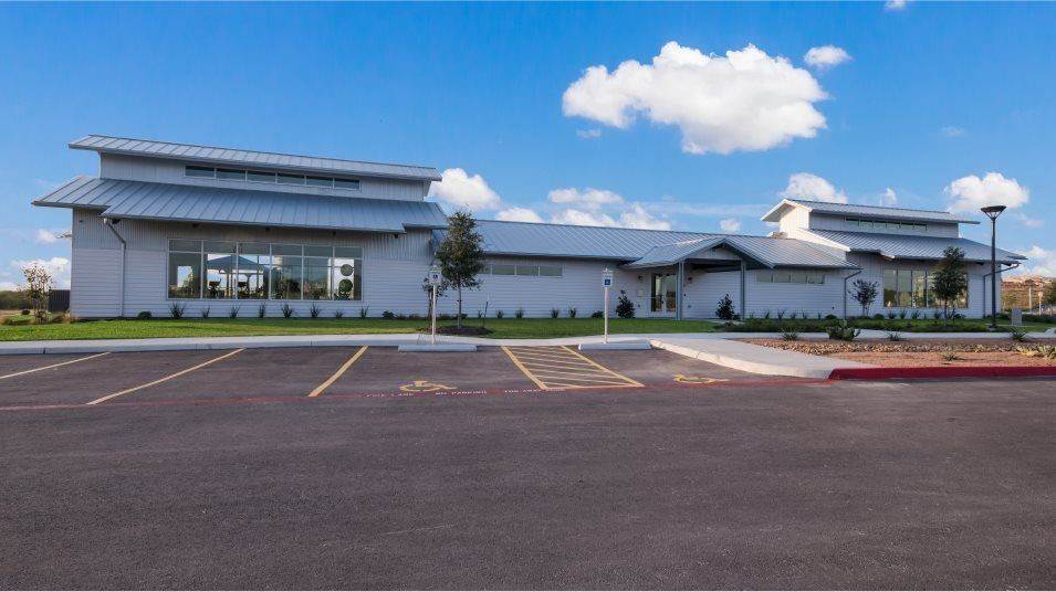 3. Silos - Crestmore Collection edificio a 6303 Fallow Cove, San Antonio, TX 78252