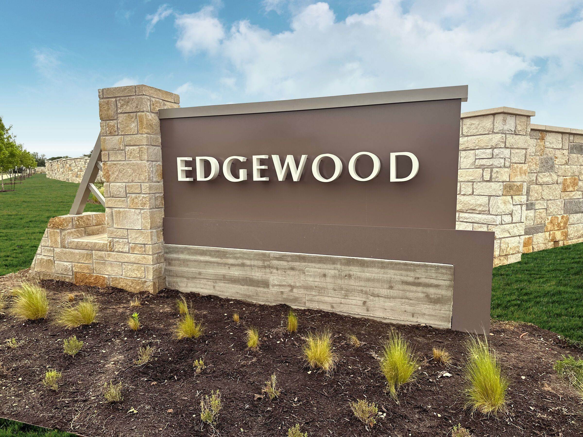 8. Edgewood建于 828 Sanger Lane, 利安德, TX 78641