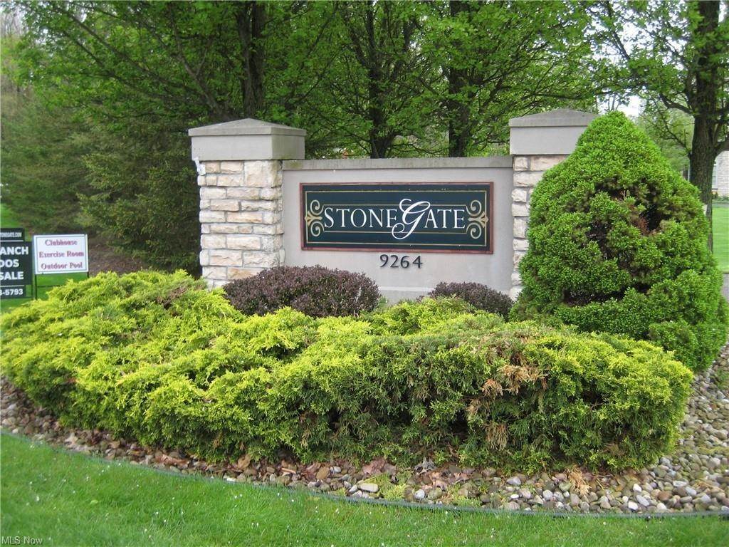 7. The Courtyards at Stonegate bâtiment à 9264 Sharrott Rd., Poland, OH 44514