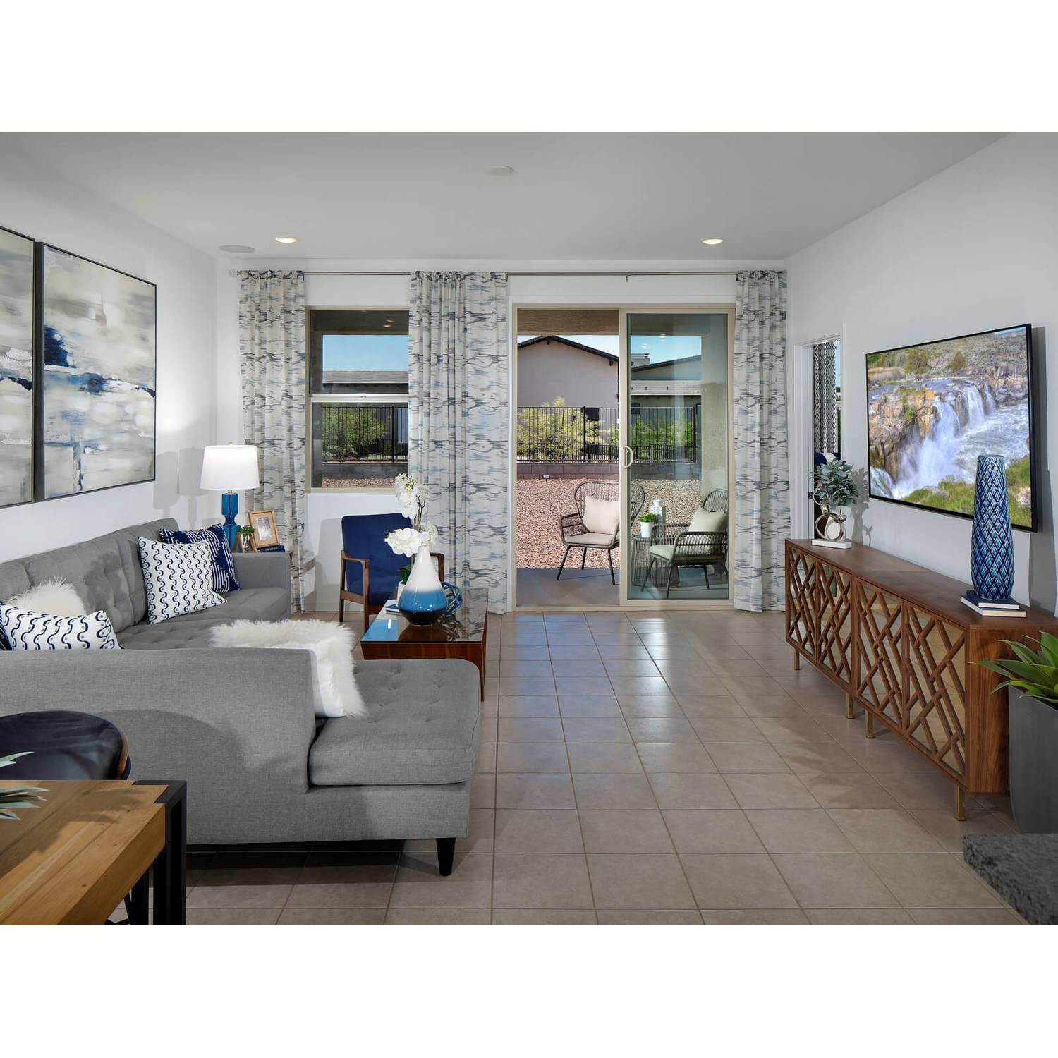 7. Villas at The Lakes at Rancho El Dorado xây dựng tại 21780 N Lynn Street, Maricopa, AZ 85138