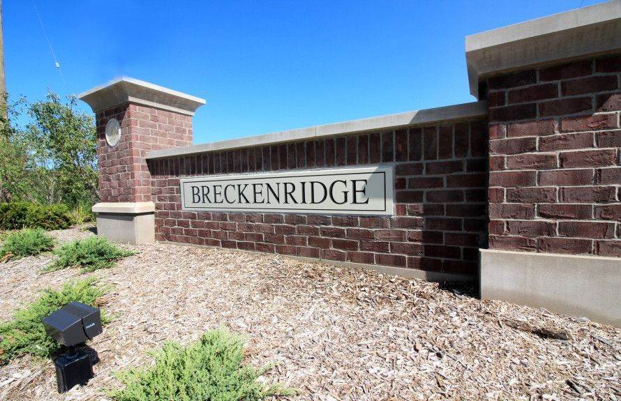 Breckenridge建于 4907 Glenora Drive, 奥莱恩镇, MI 48359