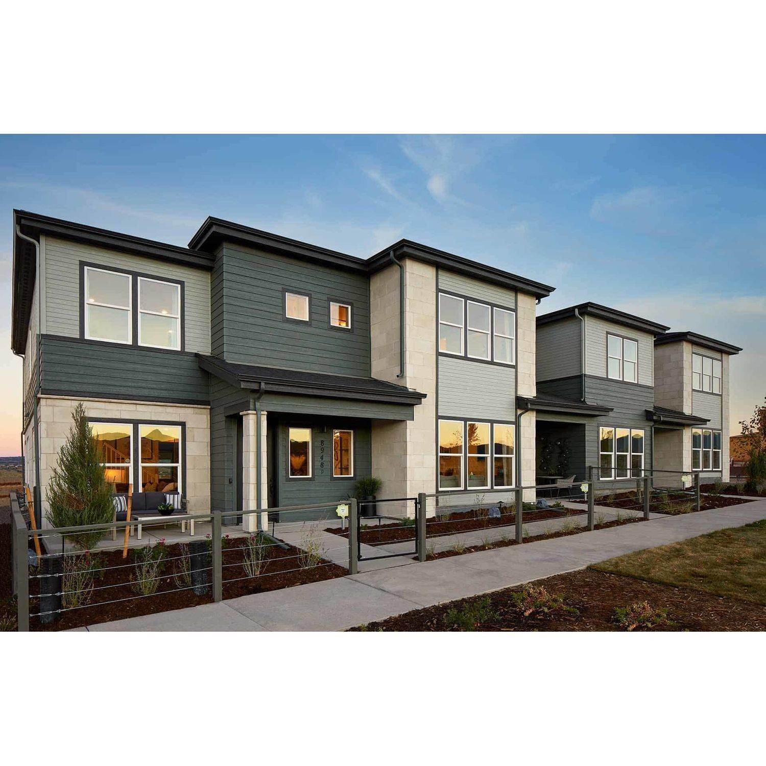 18. Sterling Ranch Townhomes edificio a 8941 Fraser River St., Littleton, CO 80125