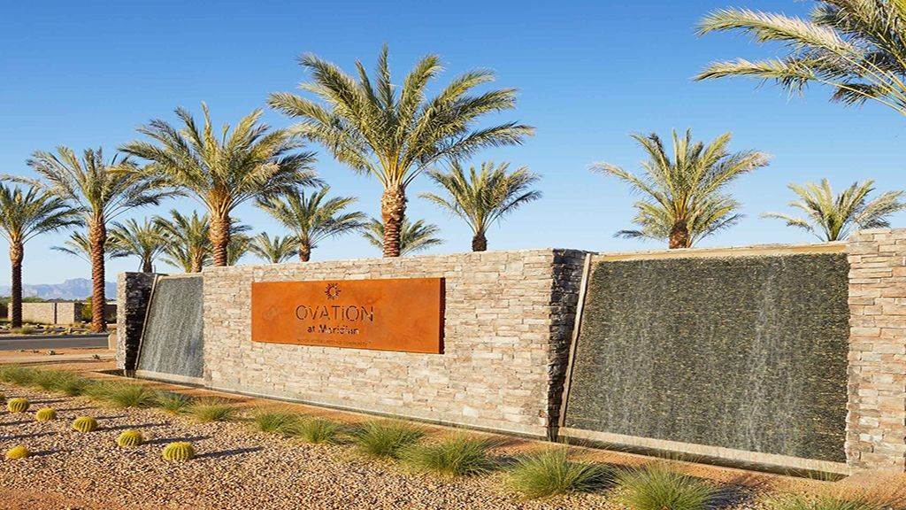 28. Ovation at Meridian 55+ xây dựng tại 39730 N. Collins Lane, Queen Creek, AZ 85140