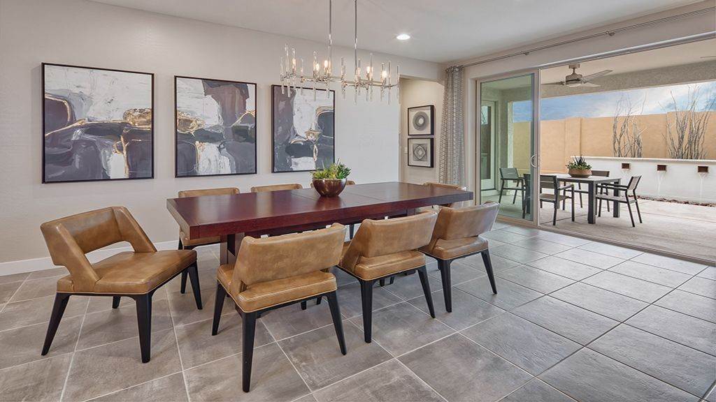 17. Ovation at Meridian 55+ xây dựng tại 39730 N. Collins Lane, Queen Creek, AZ 85140