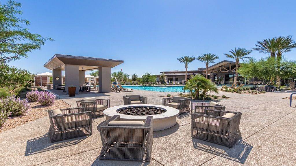 3. Ovation at Meridian 55+ xây dựng tại 39730 N. Collins Lane, Queen Creek, AZ 85140